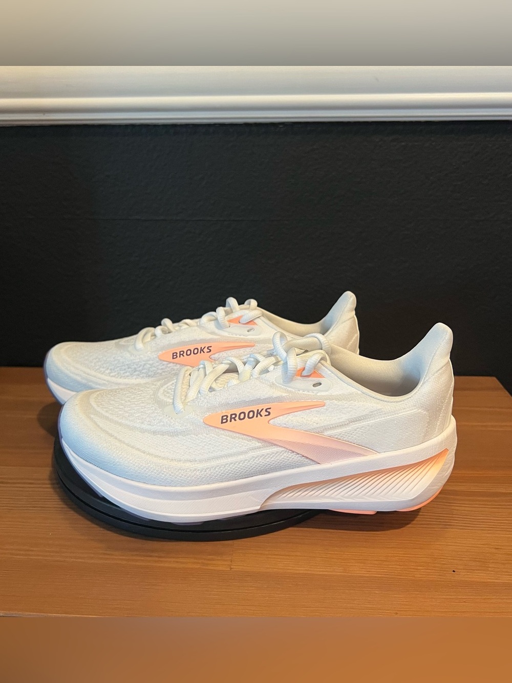 Brooks Revel 9 Women’s White,Peach and Purple Run Walk Low Top Lace Up Shoes 7.5